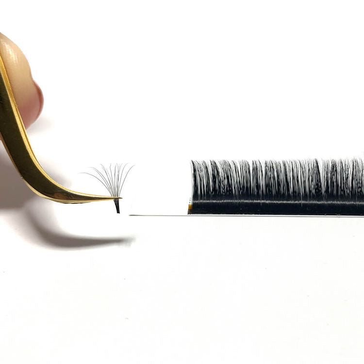 Переваги та недоліки готових пучків vs. класичного нарощення